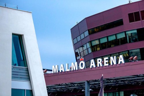 up to ten thousand people can PARTICIPATE IN MALM ARENA.